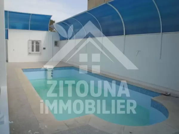 Villa à louer avec piscine