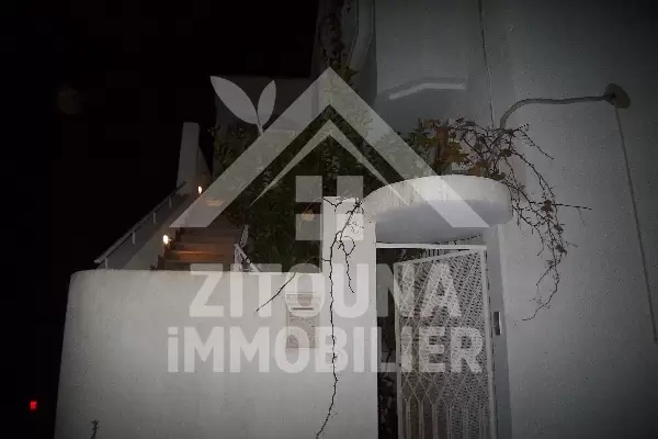 Etage de villa meublée à louer à la marsa
