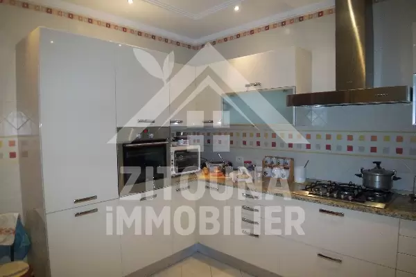 Etage de villa meublée à louer à la marsa