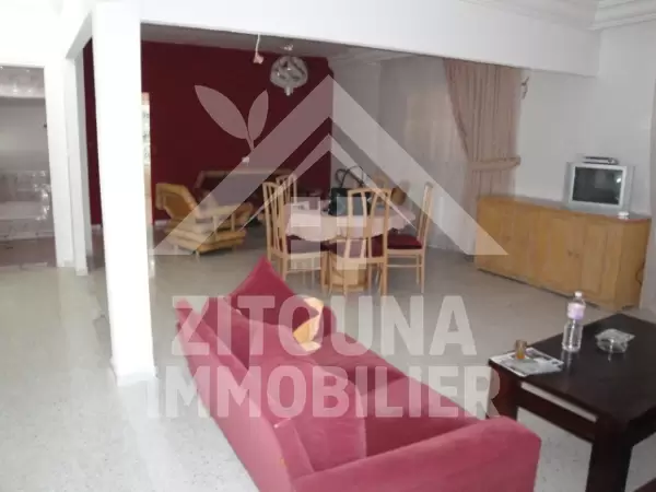 Rez de chaussée de villa meublée