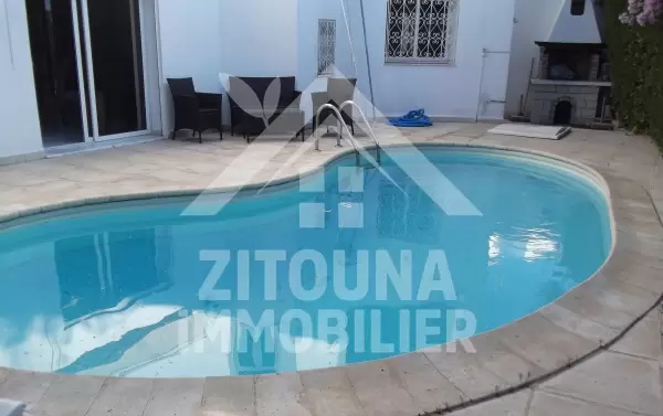 Belle villa à louer avec piscine