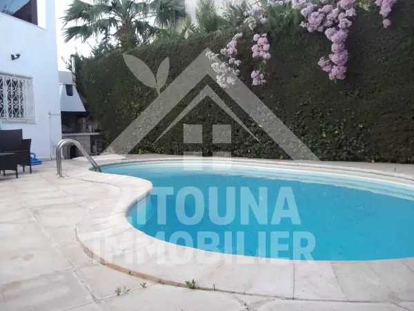 Belle villa à louer avec piscine