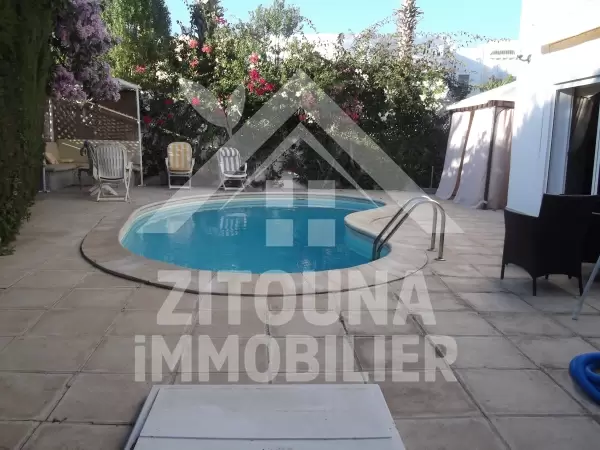 Belle villa à louer avec piscine