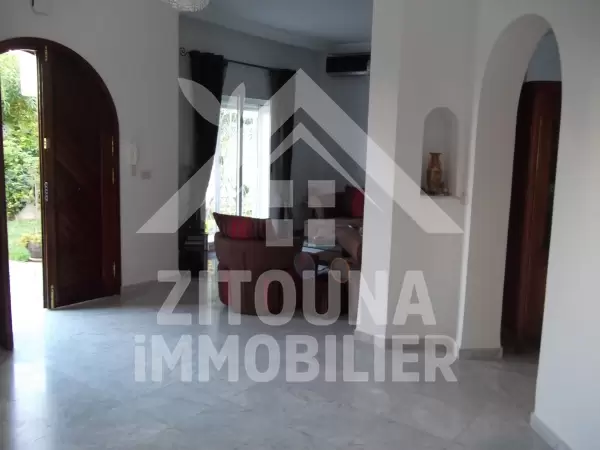 Belle villa à louer avec piscine