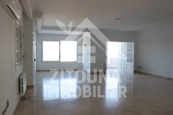 Etage de villa à louer