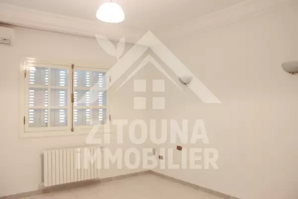 Etage de villa à louer