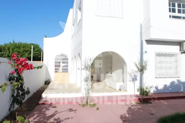 Rez de chaussée meublé