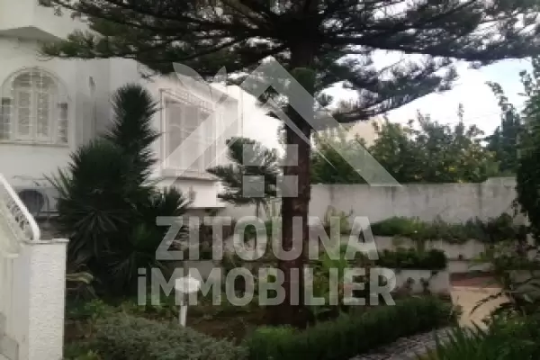 A louer une belle villa à la marsa