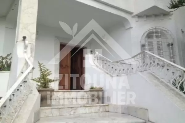 A louer une belle villa à la marsa