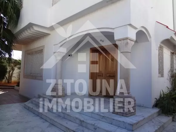 Villa à louer à La Marsa