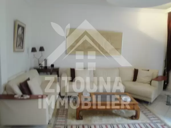 Duplex meublé à louer au Golden Tulip