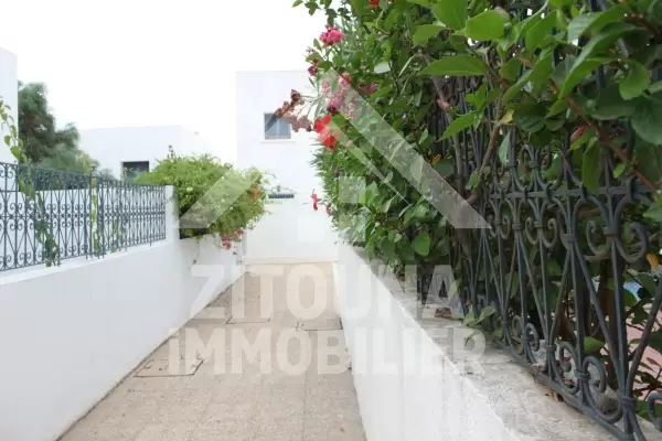 Duplex meublé à louer au Golden Tulip