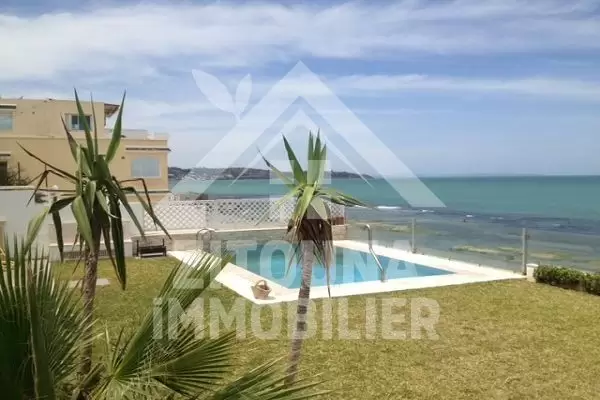 A louer cette somptueuse villa à la Marsa Corniche