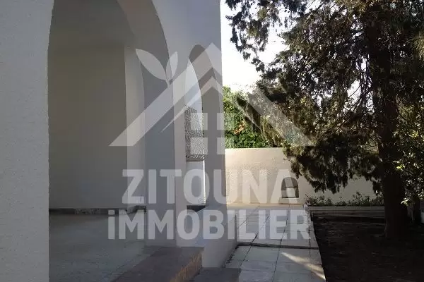 A louer un RDC de villa à la marsa