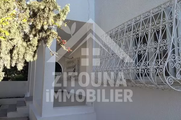 A louer un RDC de villa à la marsa