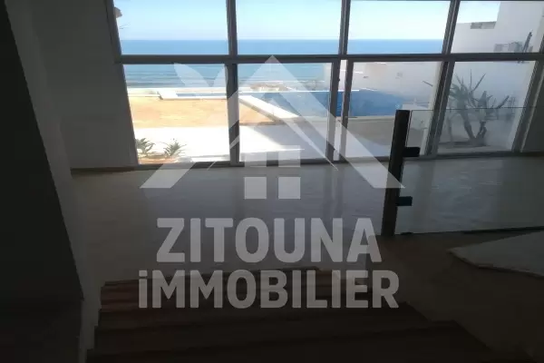 villa pied dans l'eau a louer