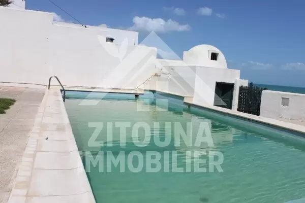 Villa pied dans l'eau