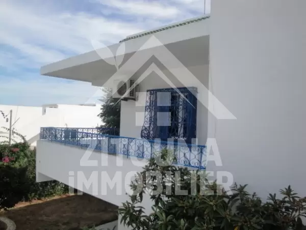 Villa à Louer à La Marsa Corniche