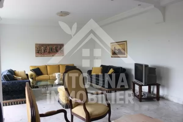 Étage de villa Meublé à louer à La Marsa Corniche