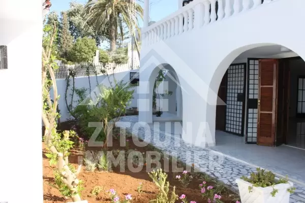 Villa à louer à La Marsa Corniche