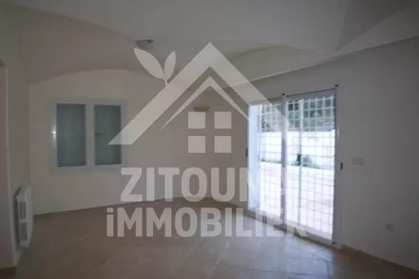 Admirez cette belle villa à louer à la Marsa Corniche