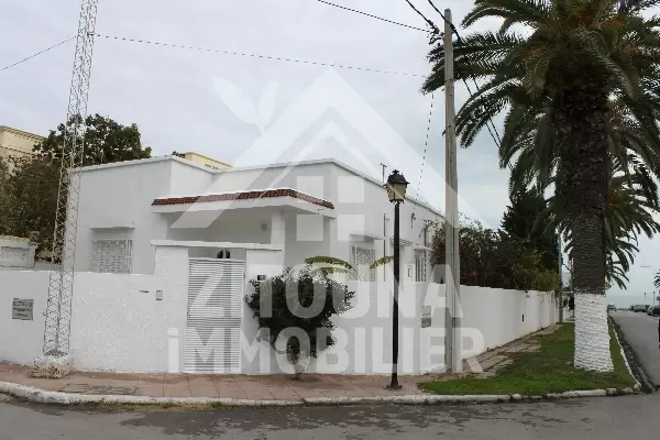 Agréable villa sur les côtes de carthage