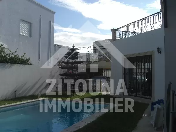 Coquette villa à la cité des juges