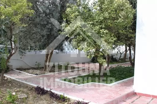 Belle villa à louer à Mutuelleville Tunis