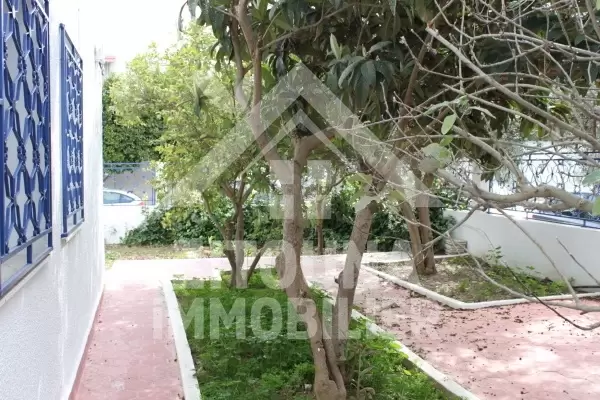 Belle villa à louer à Mutuelleville Tunis