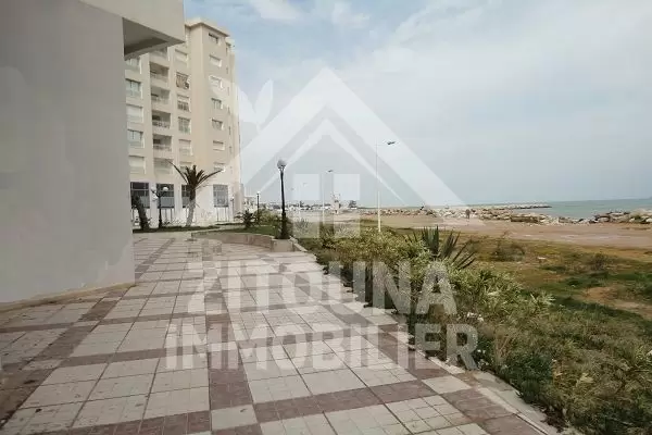 A louer un bel appartement vue sur mer à el Kram