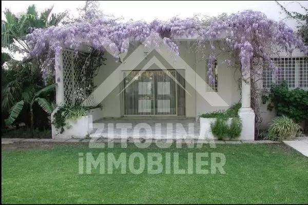 A louer une trés belle villa à la Marsa