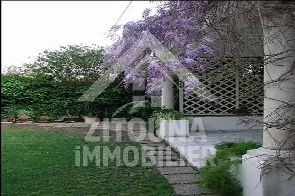 A louer une trés belle villa à la Marsa