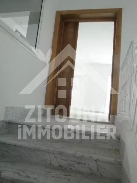 Etage de villa à louer