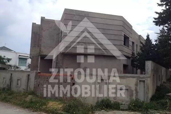 A vendre une magnifique villa inachevée