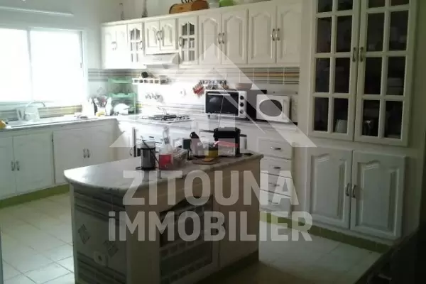 A louer une belle villa meublée