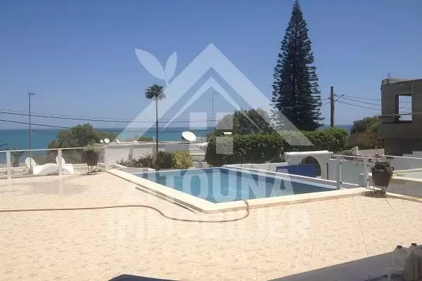 A louer cette somptueuse villa à la Marsa Corniche