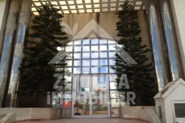 A louer un bel appartement avec une vue.....