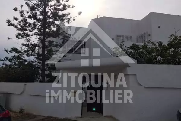 A louer une belle villa à El Menzah 9