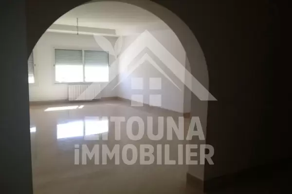 A louer bel appartement au LAC 2