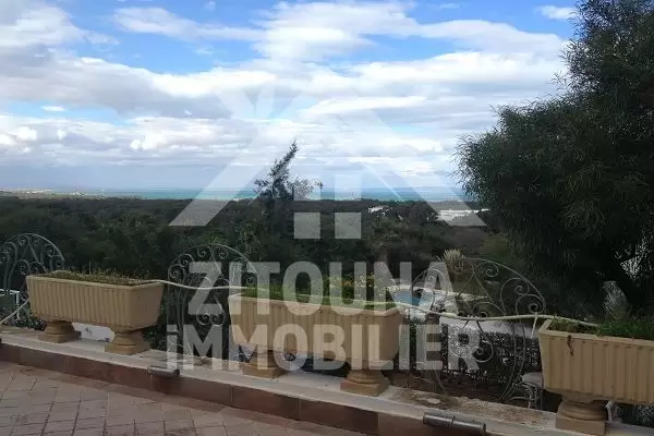 A louer une belle villa au Golden Tulip