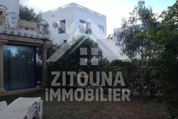 A louer une belle villa au Golden Tulip