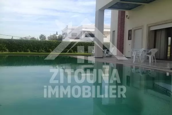 A louer une très belle villa meublée à La Marsa