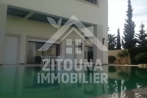 A louer une très belle villa meublée à La Marsa