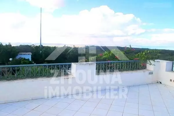 A louer un beau duplex à carthage