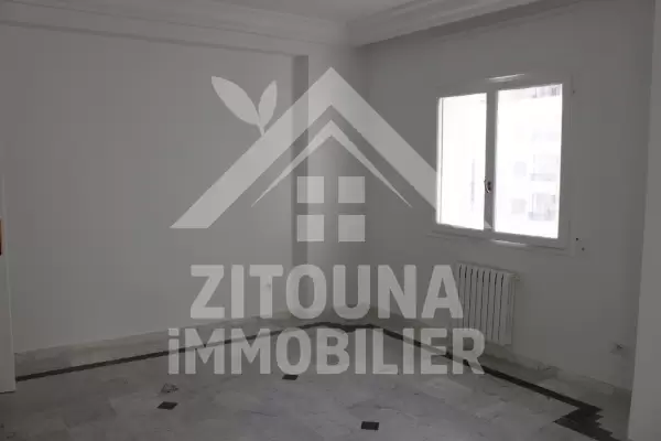 Appartement à louer à la cité Ennaser