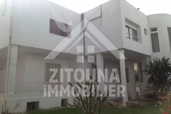 Une belle villa à vendre à el Menzeh 4