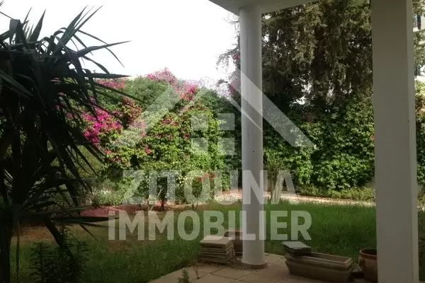 Une belle villa à vendre à el Menzeh 4