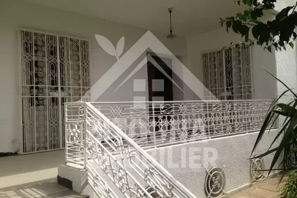 Une belle villa à vendre à el Menzeh 4
