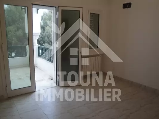 très bel appartement à louer