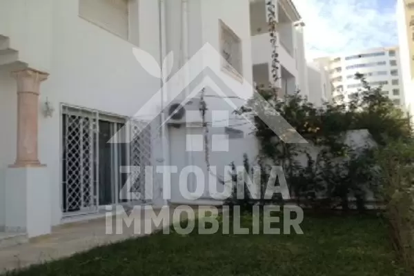 A louer un bel appartement à cité Ennasr